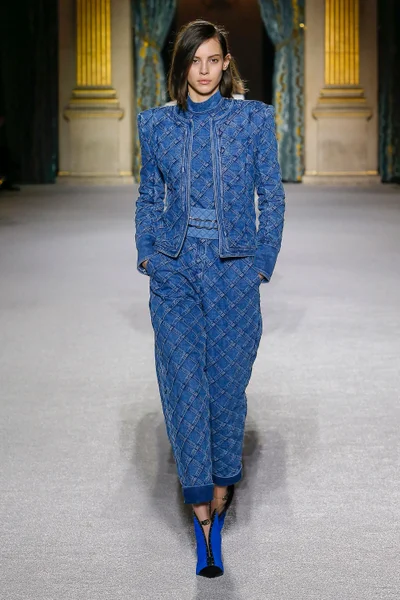 Look 24